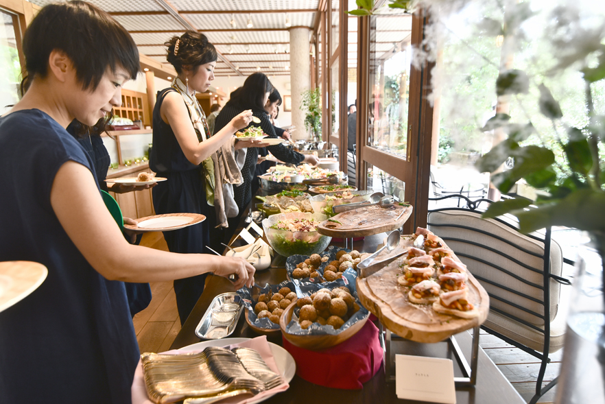 お二人のこだわりがつまった料理とドリンク。食材は県内産のものを多く取り入れました。