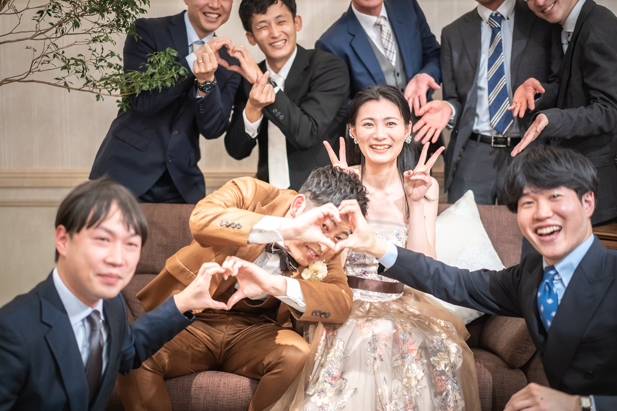 披露宴　友人と撮影