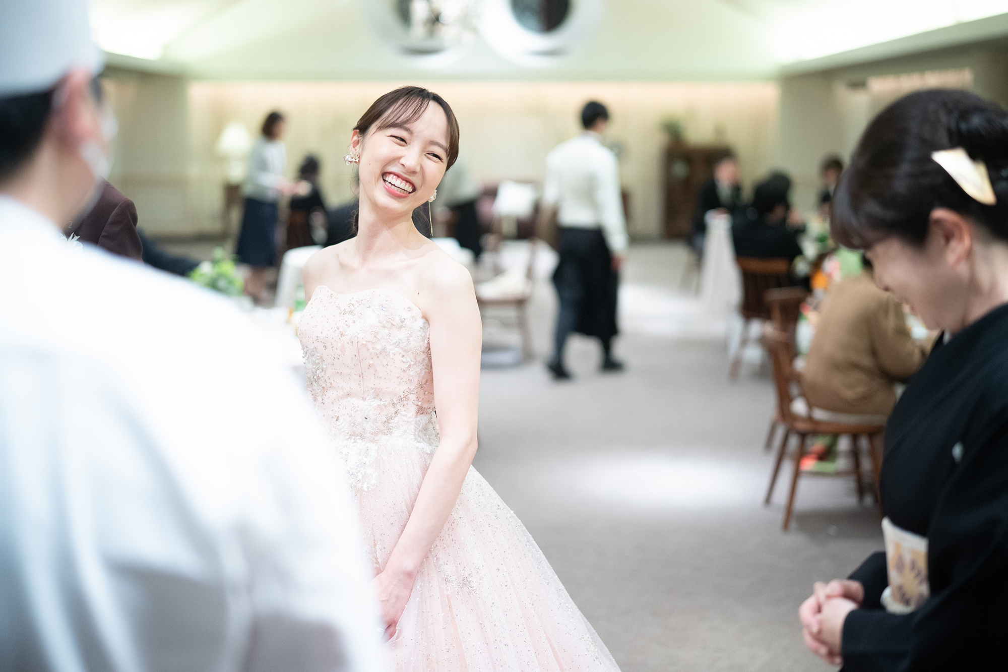 新婦　歓談