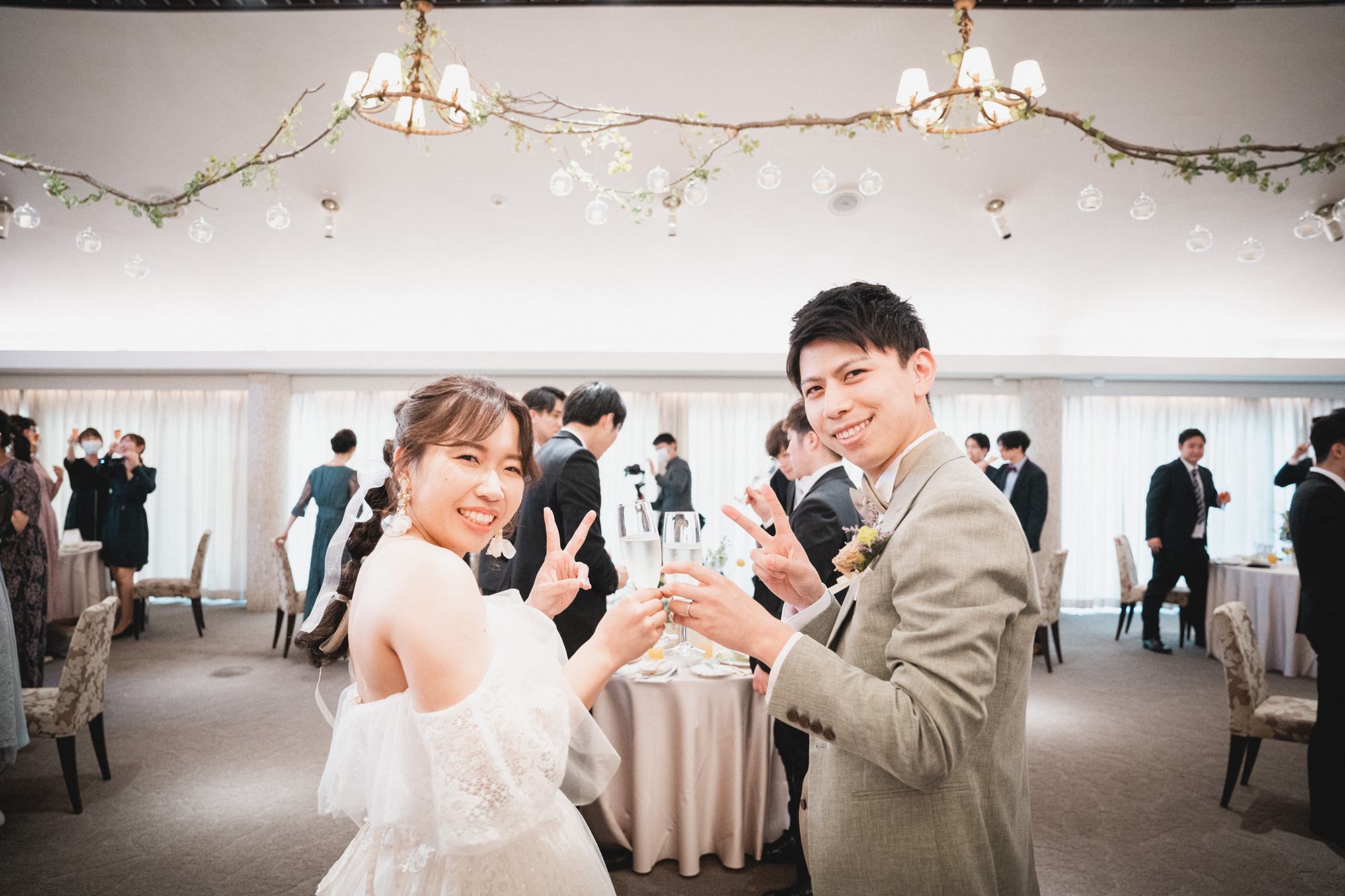 新郎新婦　披露宴　乾杯