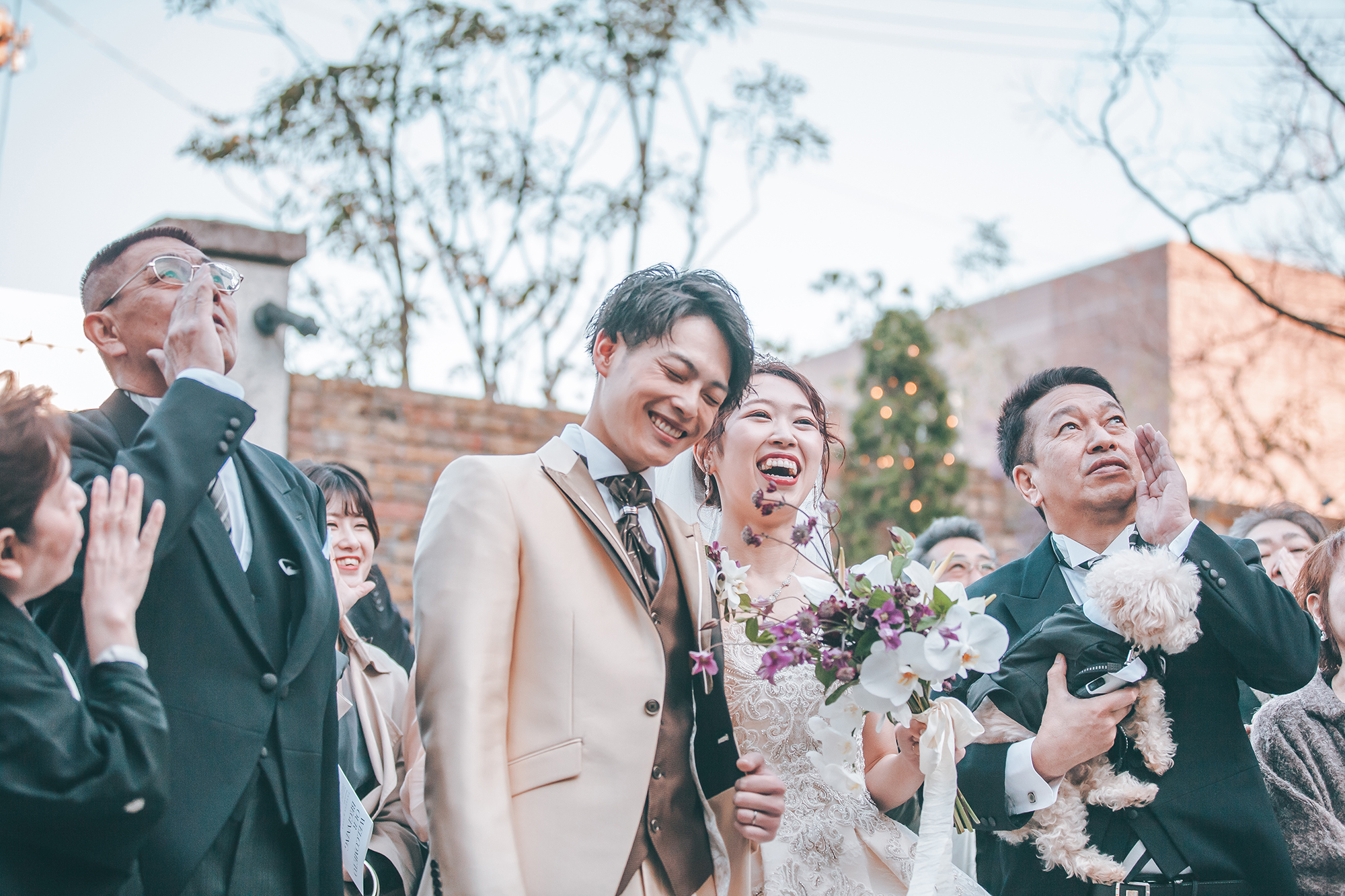 中庭　全員集合写真